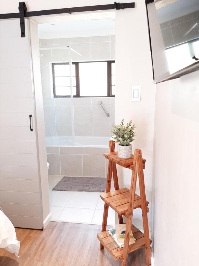 The Hillcrest Guesthouse East London Buitenkant foto